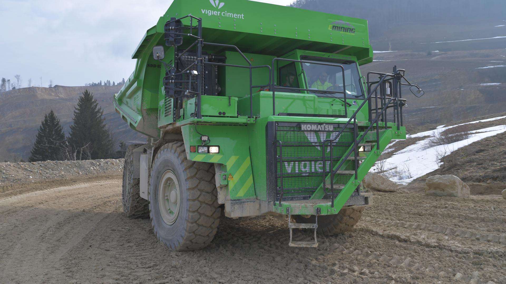 Hinterkipper von Vigier: Ein grüner e-Dumper für Kiestransporte