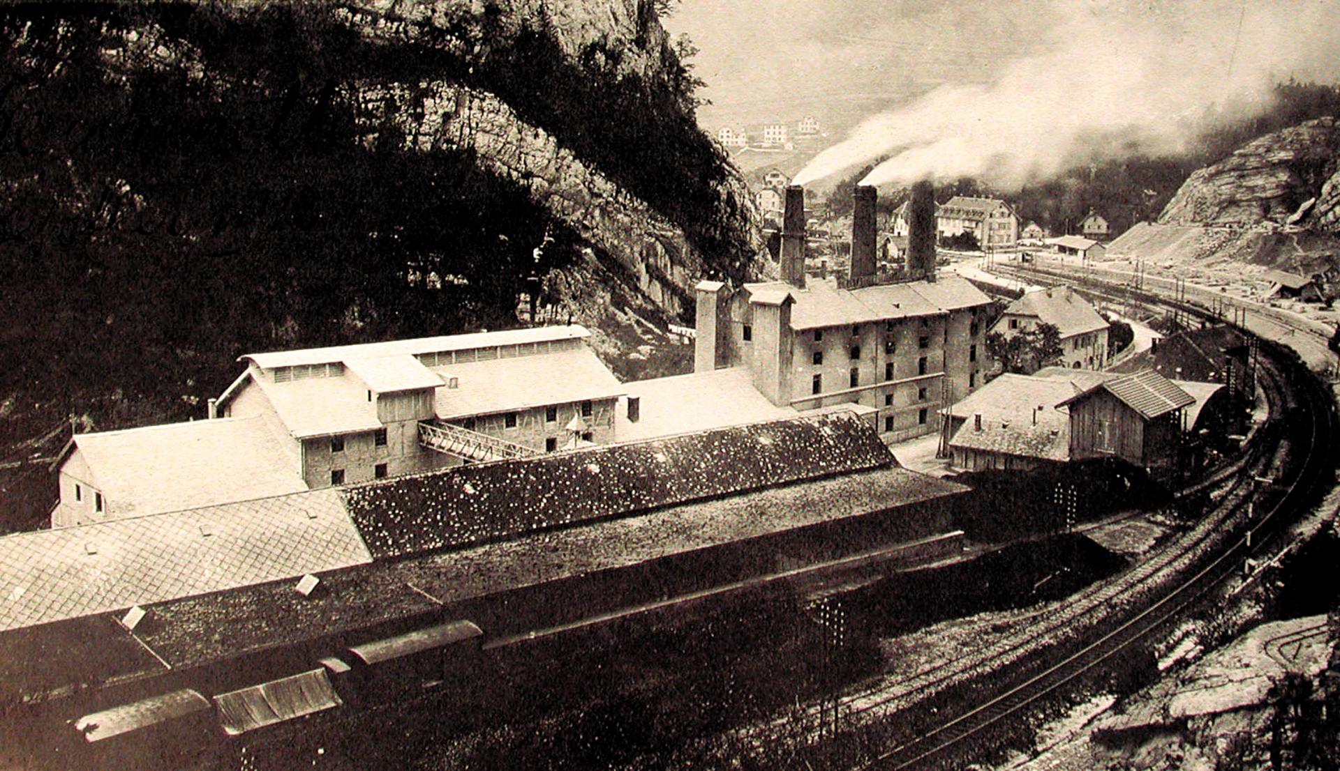 Ein altes Bild der Vigier Fabrik in Reuchenette
